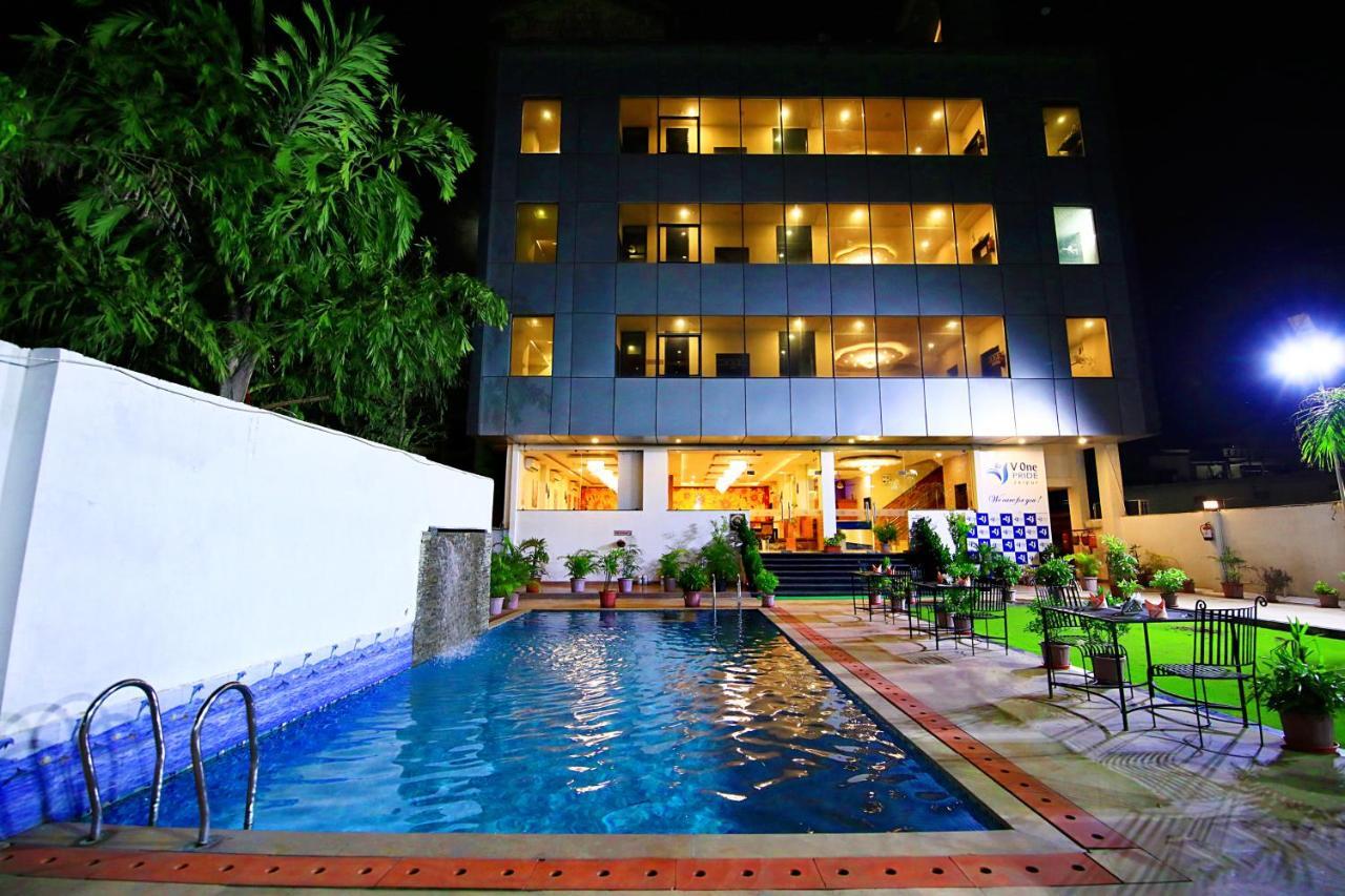 Hotel V One Pride 3*